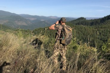 This photo shows a hunter wearing the Nexgen Outfitters Whitetail Caddy Pack.