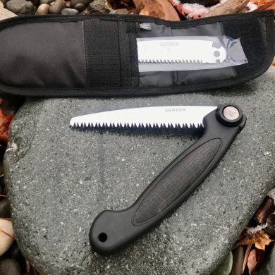 This photo shows the Gerber Exchange-A-Blade saw.