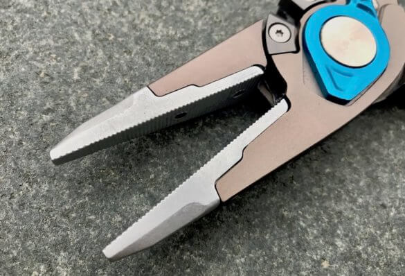 This photo shows the jaws of the Gerber Magniplier Salt fishing pliers.