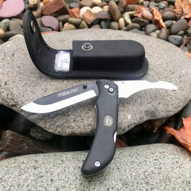 This photo shows the Outdoor Edge RazorPro hunting knife and included carrying case.