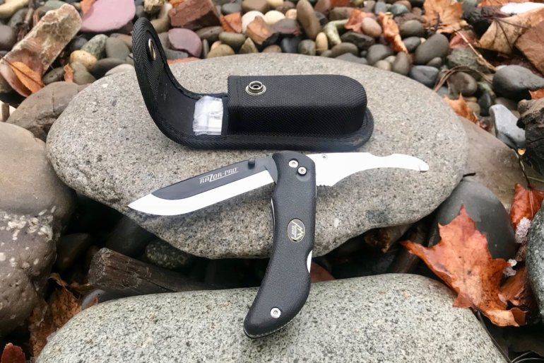 This photo shows the Outdoor Edge RazorPro hunting knife and included carrying case.