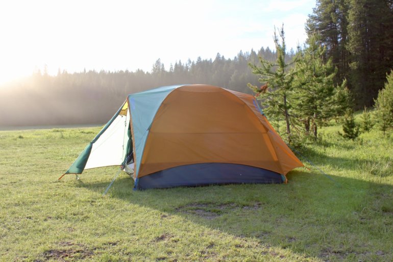 This testing and review photo shows the Kelty Wireless 4 Tent setup during a camping trip.