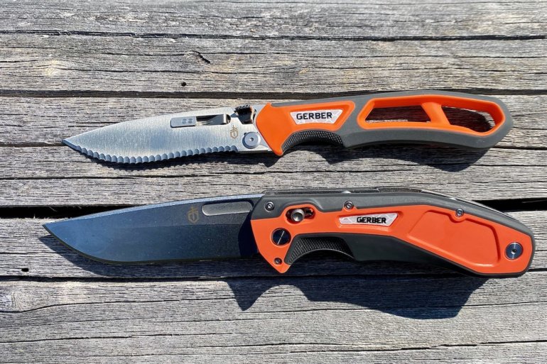 This review photo shows a closeup of the Gerber Randy Newberg DTS and EBS hunting knives.