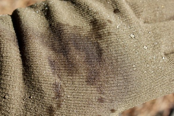 This photo shows water on the Crosspoint Waterproof Knit Wool Gloves.