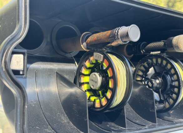 Closeup of Orvis Recon Fly Rod Outfit Hydros Reel in Riversmith River Quiver.