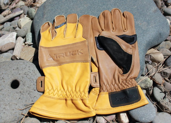 This photo shows the TRUCK M4 work gloves.
