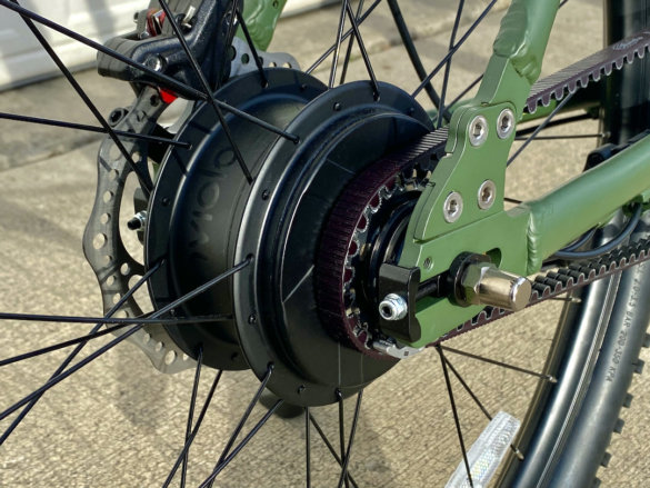 This photo shows the fully enclosed Enviolo rear hub on the Vvolt Sirius ebike.