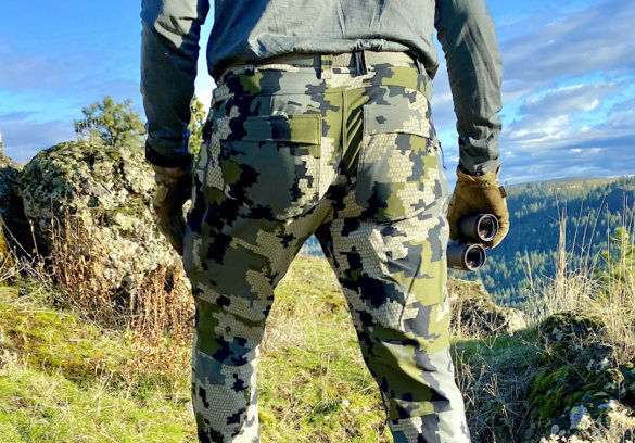 This photo shows the rear pockets on the KUIU Attack hunting pants.
