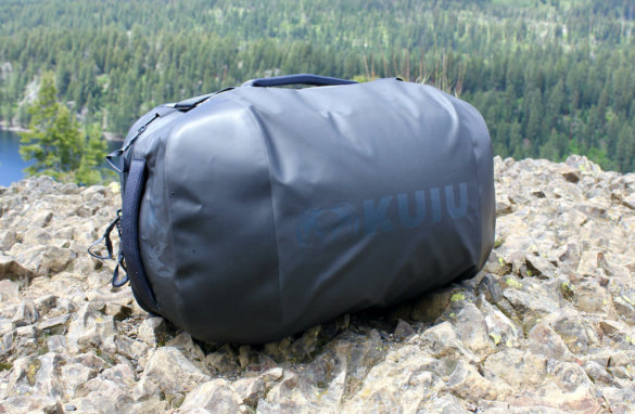 This review photo shows the bottom of the KUIU Waypoint 2800 Duffel.