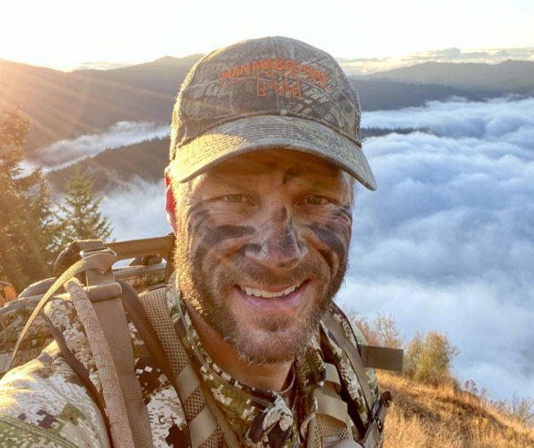 This photo shows the author with Hunter's Specialties Speed Camo Tri-Color Makeup on while elk hunting.