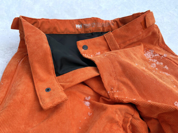 This photo shows the belt loops and fly on the Helly Hansen Legendary Insulated Ski Pants.