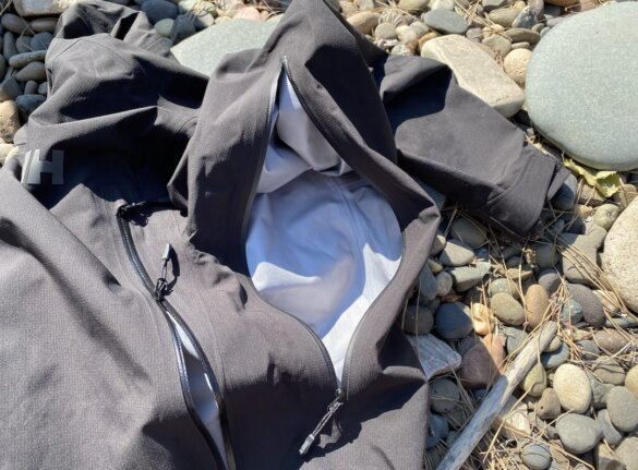 This review photos shows the underarm vents on the Verglas Infinity Shell Jacket.