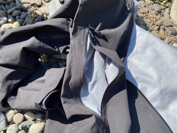 This photo shows a closeup of the hand pocket on the Verglas Infinity Shell Jacket.