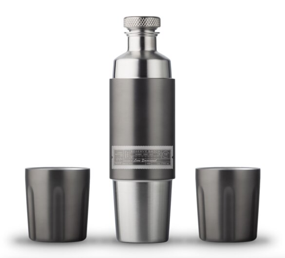 High Camp Firelight Flask 750 Father's Day gift idea with engraving.