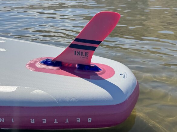 Split fin box on the bottom of the Pioneer 3.