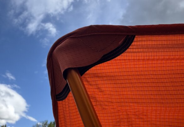 Closeup of pole pocket and fabric of the flexlite air chair.